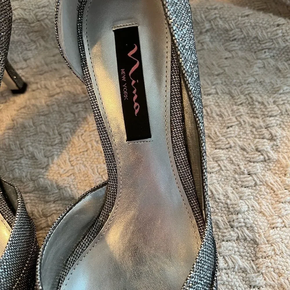 NINA evening sandals silver size 9M crisscross front